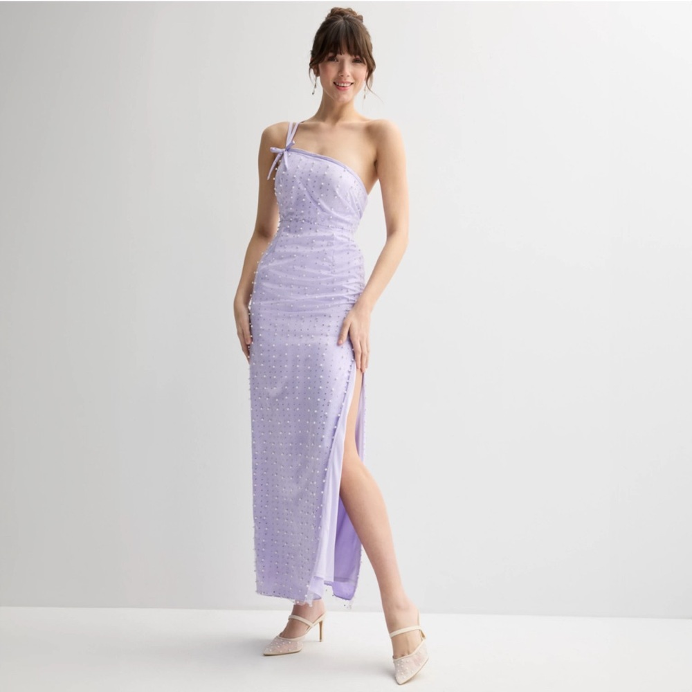 Juniors' Violet Weekend Pearl Embellished One Shoulder Gown